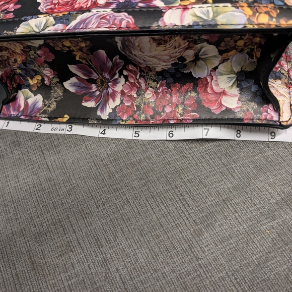 Super cute floral mini tote bag - NWT from Express - Picture 5 of 6